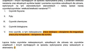 Opis warunków pracy uwzględnia czynniki niebezpieczne, np. pracę siedzącą obciążającą kręgosłup. Informacje te są istotne, zanim można podpisać umowę o pracę.