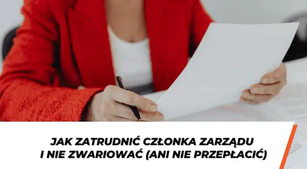 Kobieta w czerwonej marynarce analizuje dokumenty, szukając informacji o wynagrodzeniu członka zarządu z powołania i umowie o pracę.