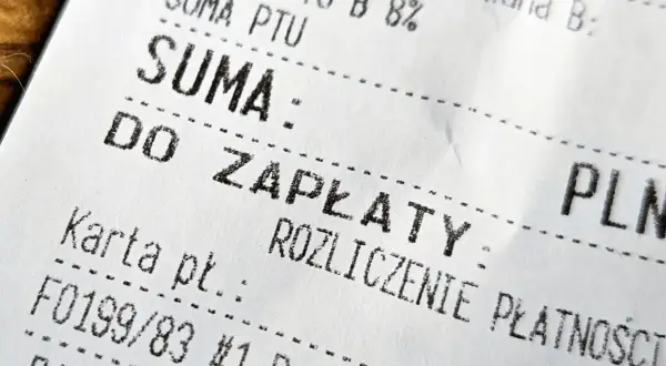 Fragment paragonu z napisem "SUMA: DO ZAPŁATY", "ROZLICZENIE PŁATNOŚCI" i numerem karty. Może dotyczyć art. 109 ust. 3d ustawy o VAT.