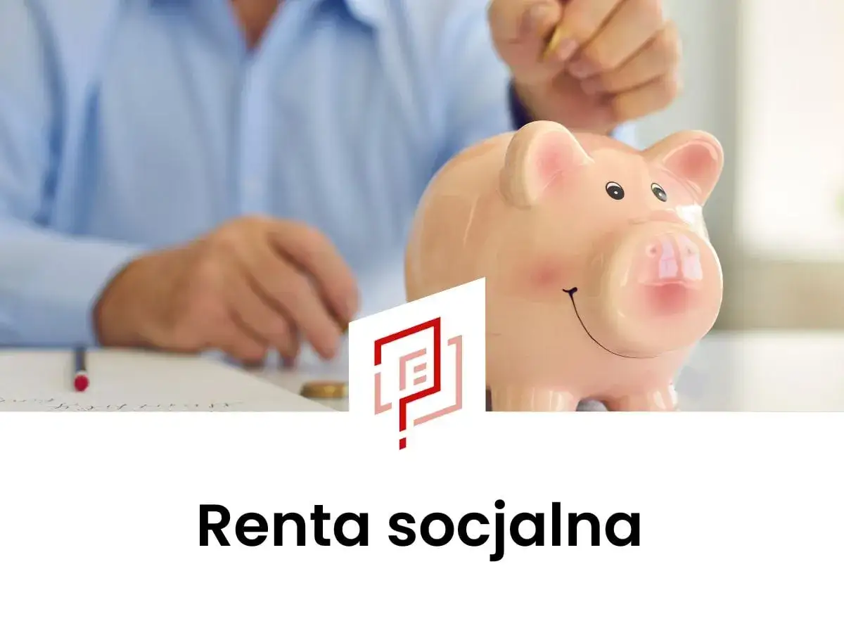 Oszczędzanie na przyszłość z nowymi zasadami przyznawania renty socjalnej. R&oacute;żowa świnka-skarbonka i ręka wrzucająca monetę.