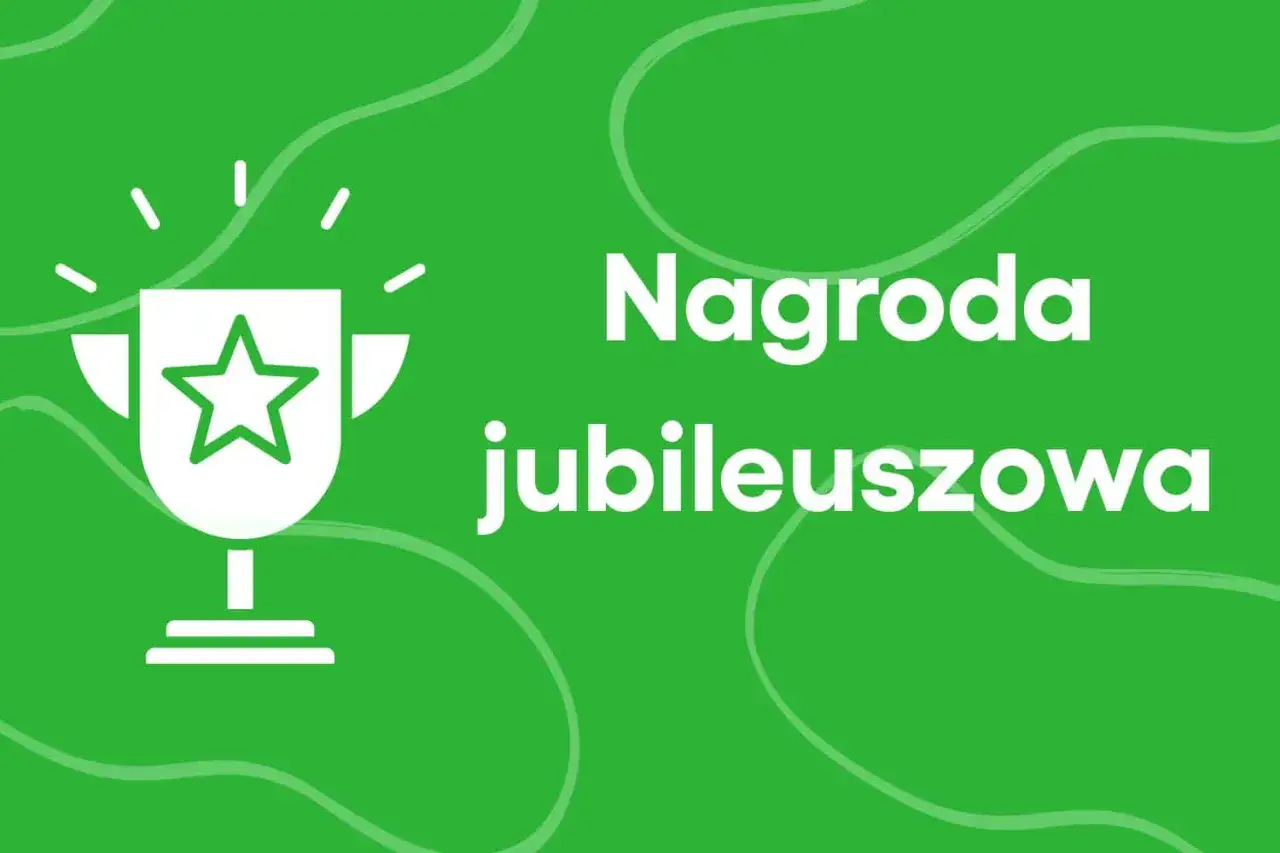 Biały puchar z gwiazdą i napis